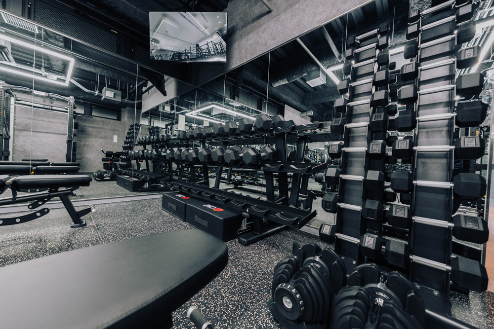 24時間フィットネスジム 御堂筋本町駅から徒歩１分 FitnessGym 999