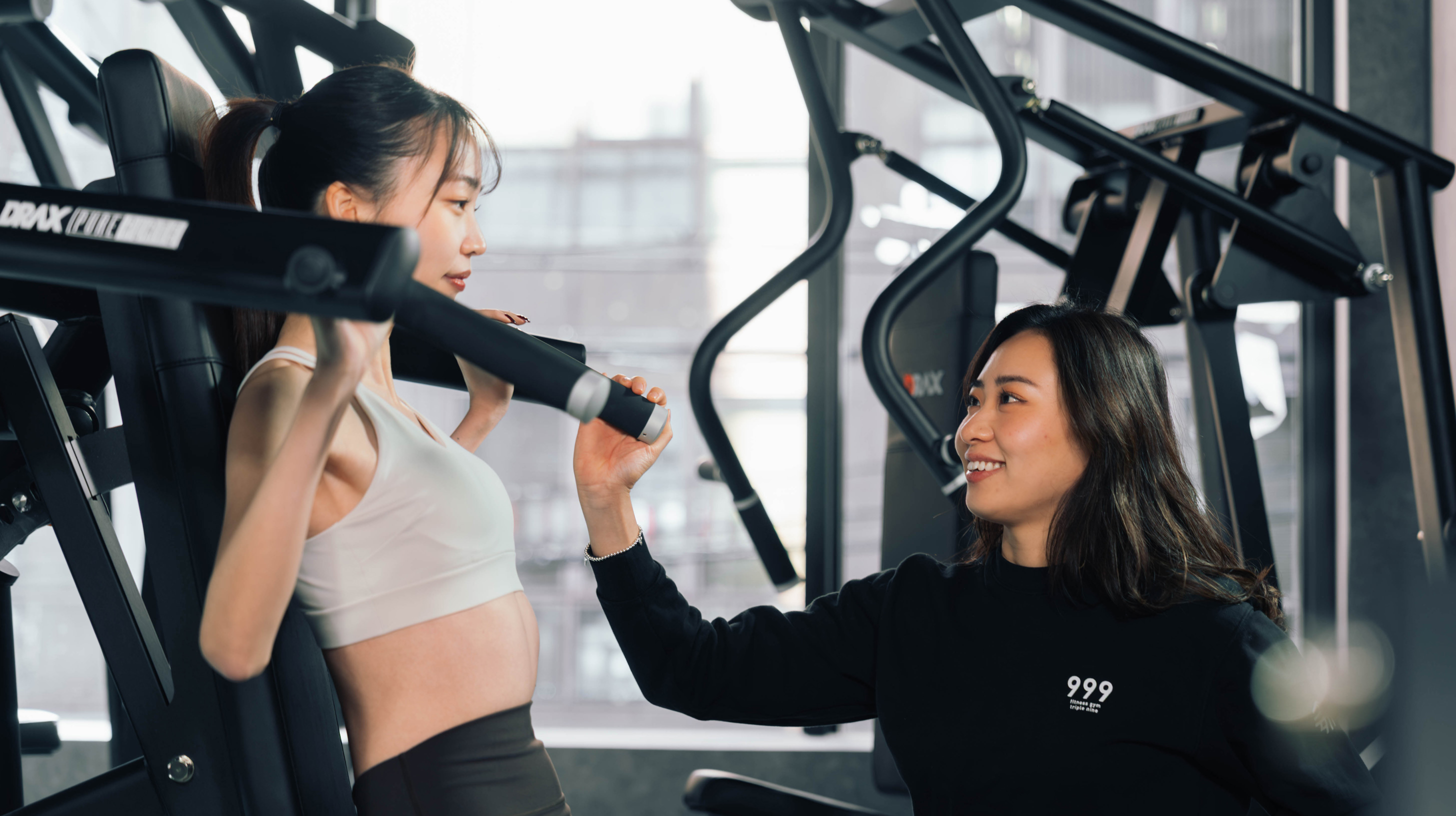 24時間フィットネスジム 御堂筋本町駅から徒歩１分 FitnessGym 999